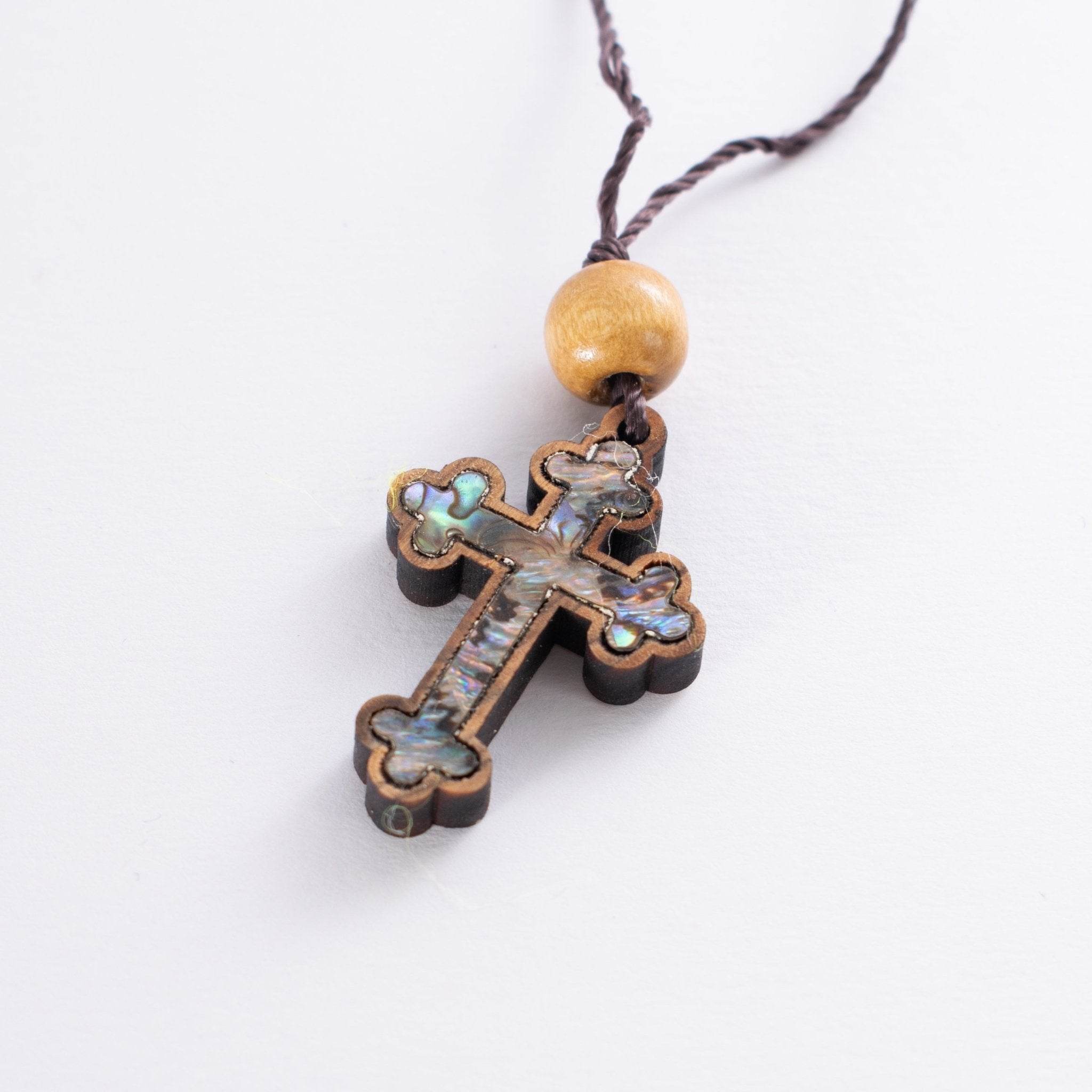 Lănțișor cu cruciuliță cuarț din lemn de măslin - sculptată la biserica "Nașterea Domnului" din Betleem - Din Ierusalim