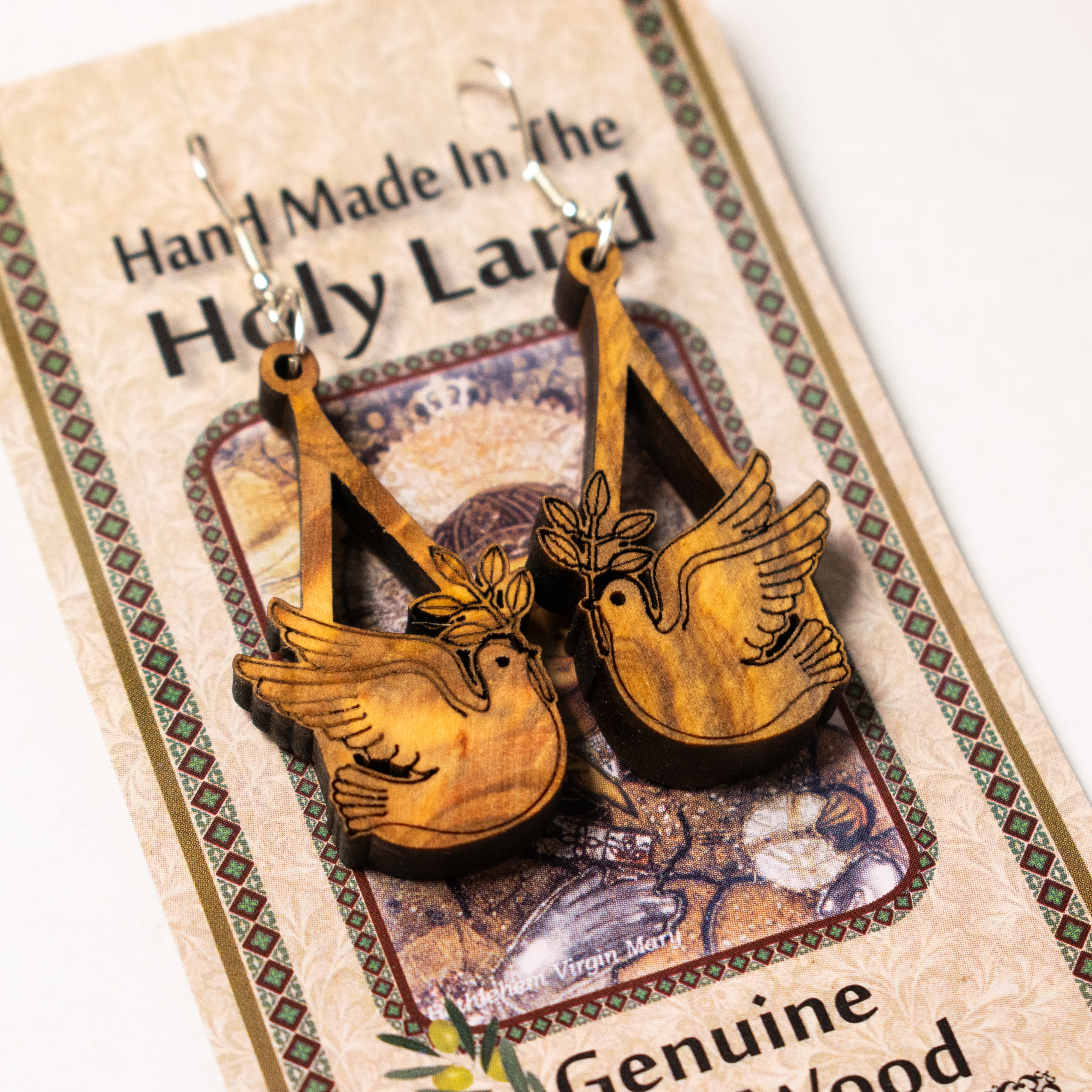 Cercei din Lemn de Măslin – Porumbițe ale Păcii, cu ramură de măslin