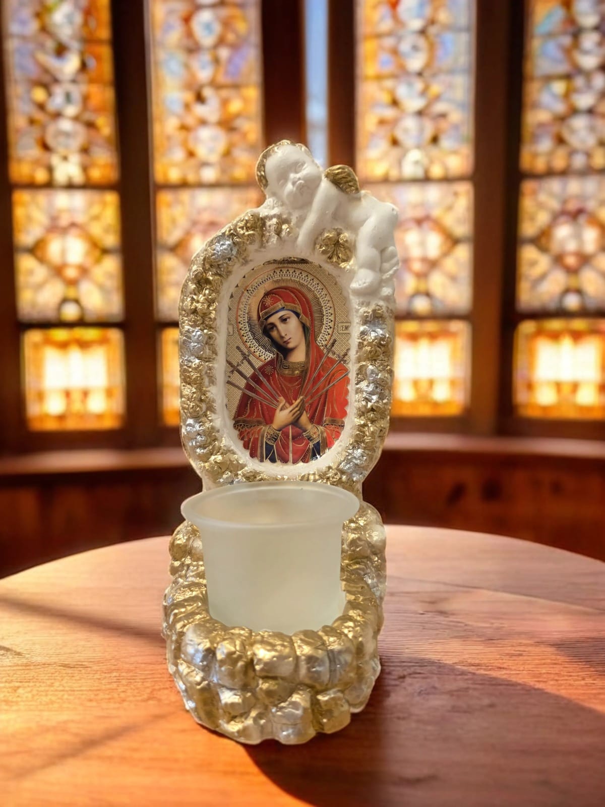 Candelă „Maica Domnului” cu Îngeraș – Obiect de Rugăciune și Binecuvântare