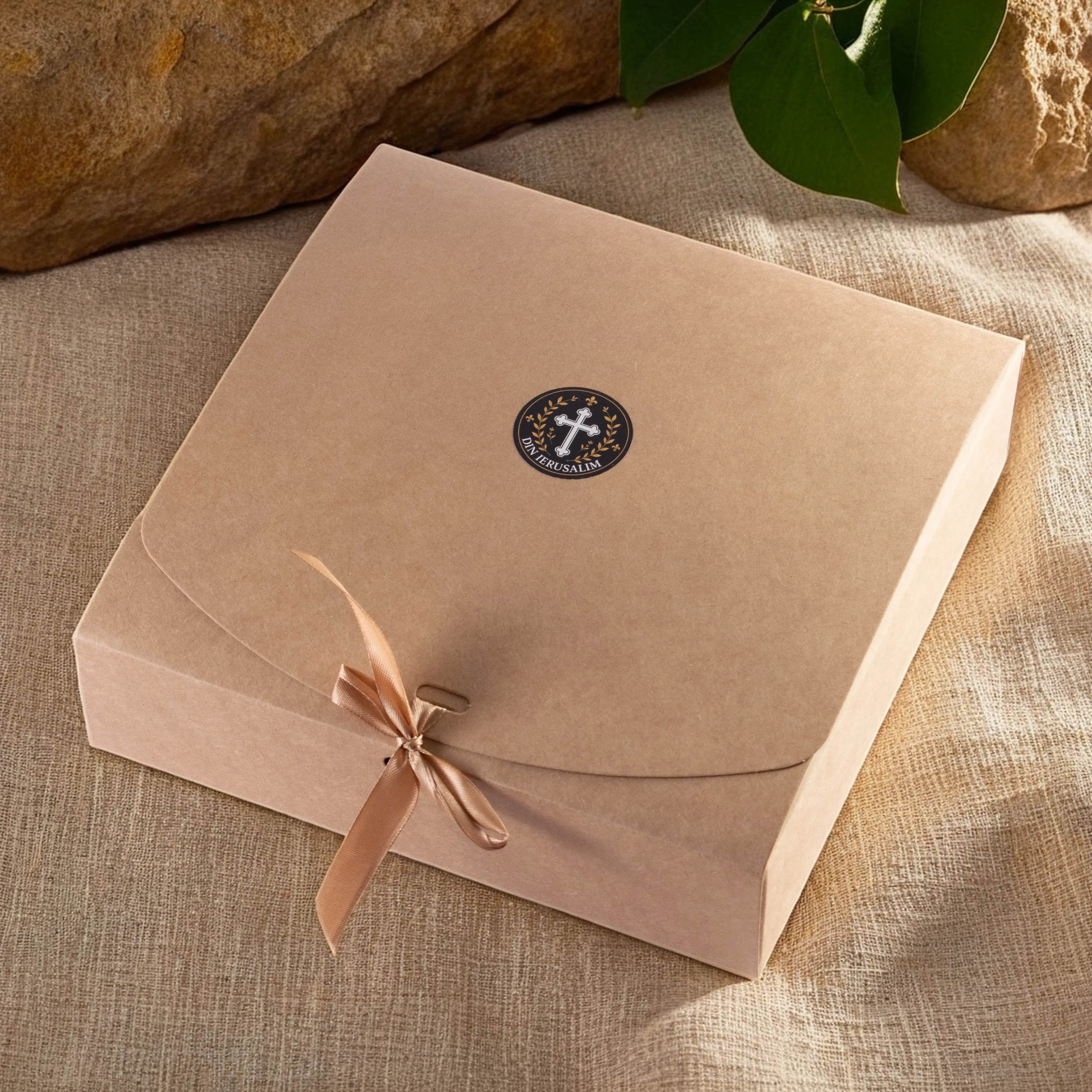 Set de Botez Fetiță Binecuvântat din Ierusalim – Cruce din lemn de măslin și Sfinte Elemente - Din Ierusalim