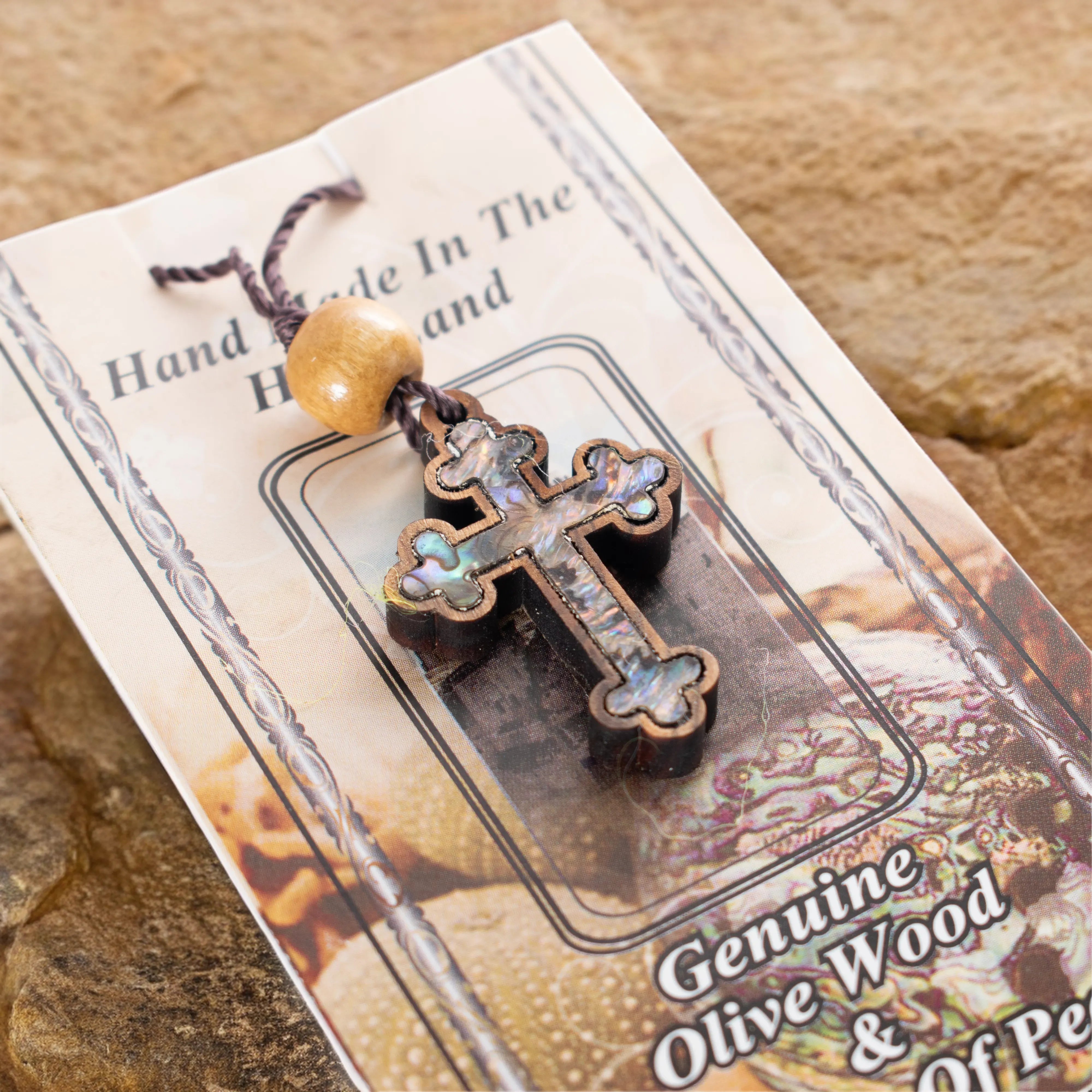 Lănțișor cu cruciuliță cuarț din lemn de măslin - sculptată la biserica "Nașterea Domnului" din  Betleem