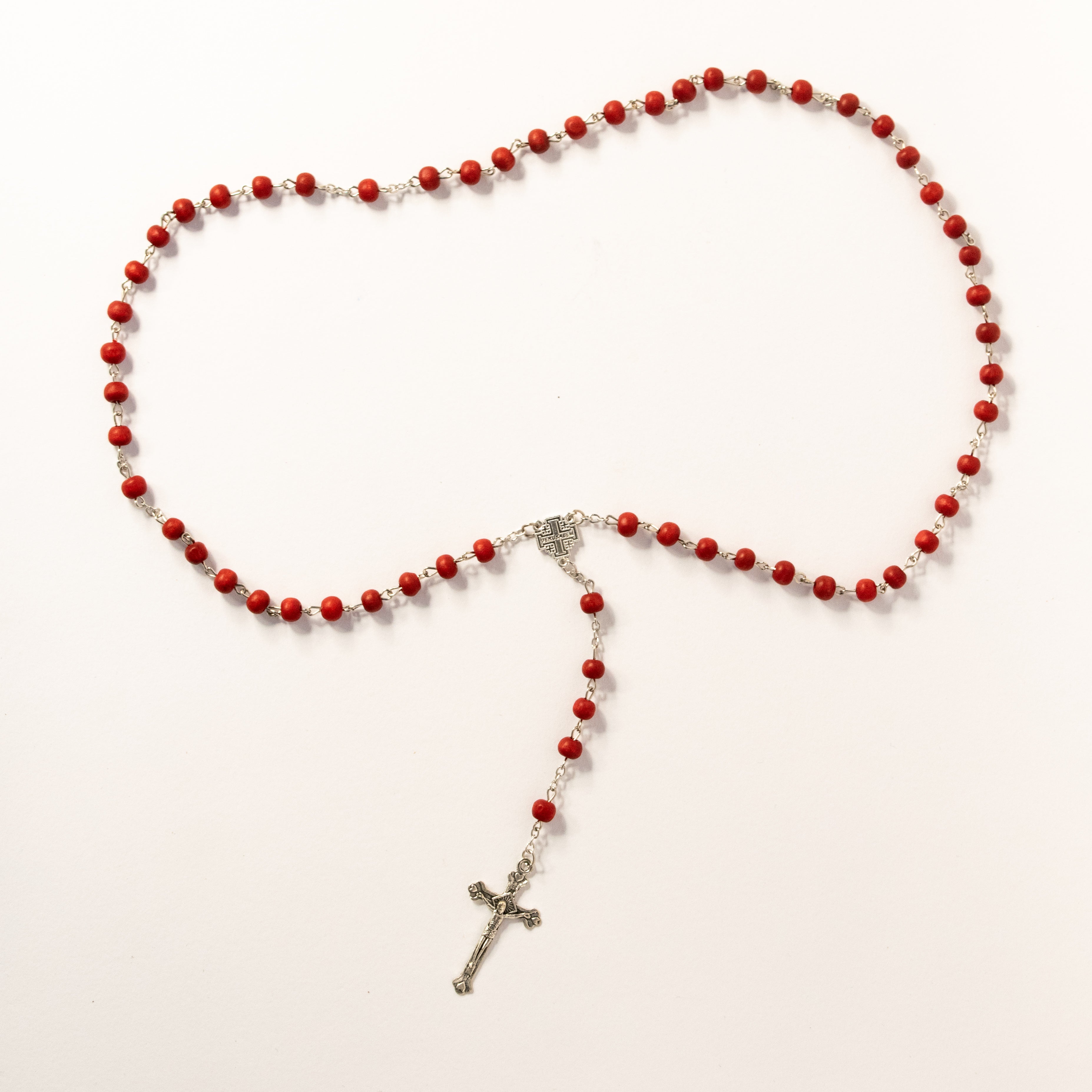 Rozariu cu mărgele roșii și cruce metalică - Puterea Credinței Pure